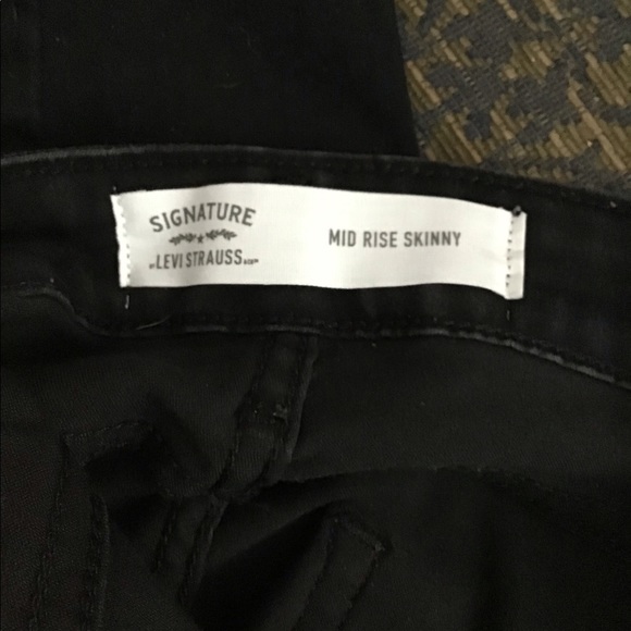 Levi’s - Picture 3 of 4